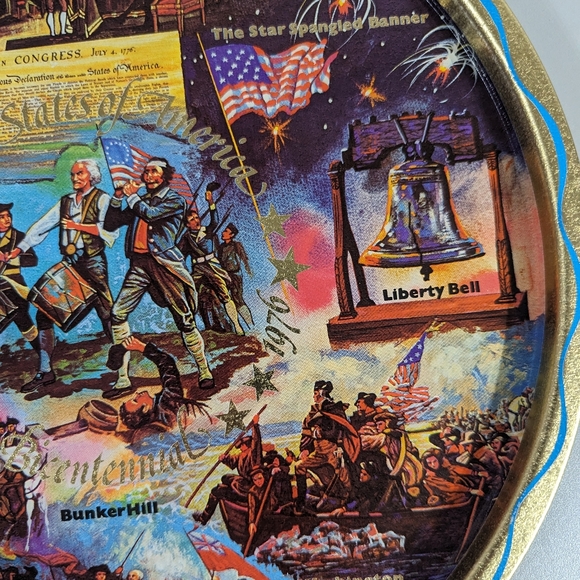 vintage Bicentennial 11" round tin tray - Picture 7 of 9